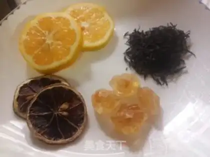Make Old Hong Kong lemon tea - no honey version step 1