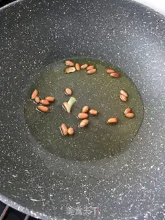 Make Homemade pepper oil step 2