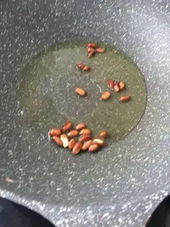 Make Homemade pepper oil step 3
