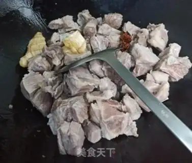 Make Curry potato oxen step 2