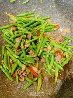 Make Bacon fried beans step 4