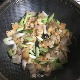 Make The gravy tofu and the garlic step 9
