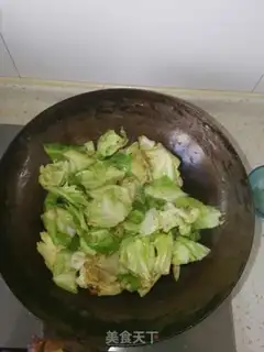 Make Tomato-burned cabbage step 3