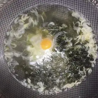 Make Shrimp pelvis soup step 4