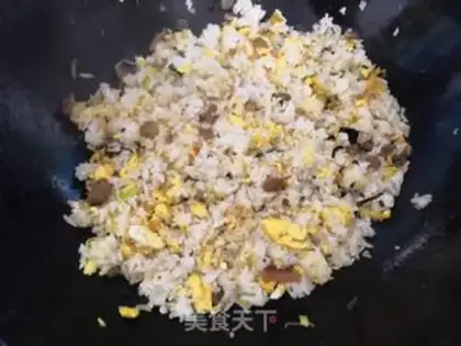 Make Onion egg fried rice step 8