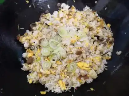 Make Onion egg fried rice step 9