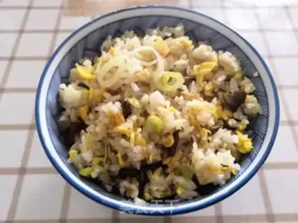 Make Onion egg fried rice step 12