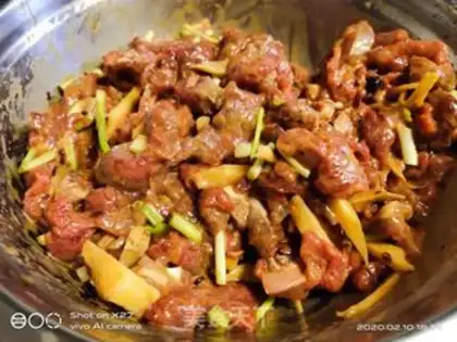 Make Onion beef step 1
