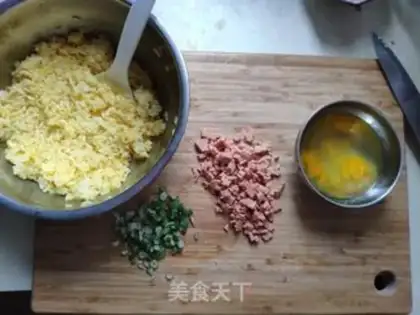 Make Gold egg fried rice step 1
