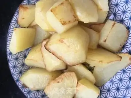 Make Potato burn rabbit legs step 8