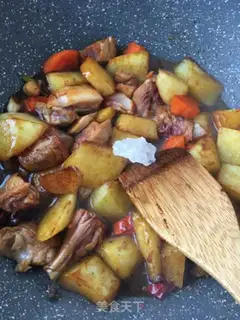 Make Potato burn rabbit legs step 16
