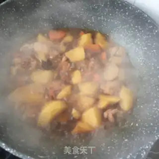 Make Potato burn rabbit legs step 18