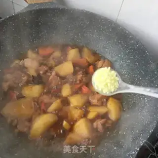 Make Potato burn rabbit legs step 20