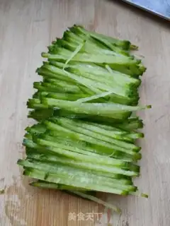 Make Rice and cucumber soup step 1