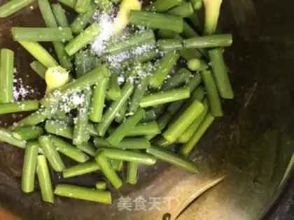 Make Donkey and garlic step 2