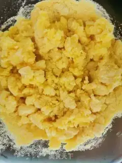 Make Chicken-cooked monkey mushroom cake step 0