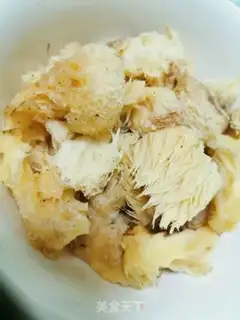Make Chicken-cooked monkey mushroom cake step 3