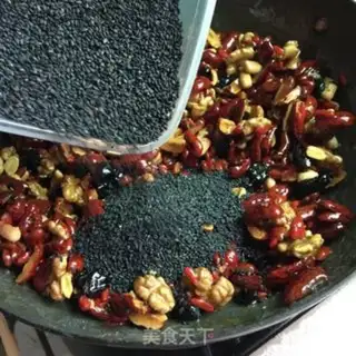 Make Nutrient sesame cake step 4