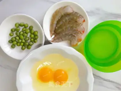 Make Shrimp eggs step 1