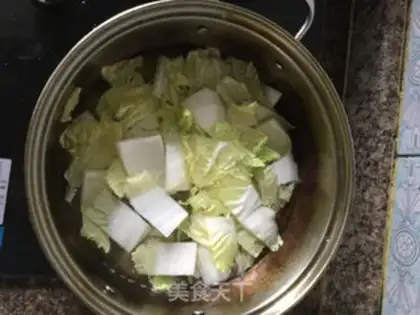Make Tomato egg noodles step 1