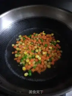 Make Weenie egg fried rice step 4