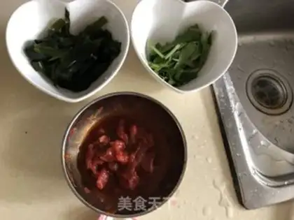 Make Seaweed sprouts and gravy step 0