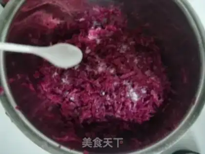 Make A radish egg pie step 5