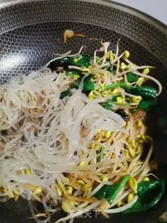 Make Soybean sprouts step 2