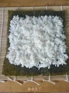 Make Simple sushi rolls step 4