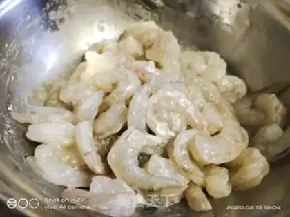 Make Sweet shrimp step 1