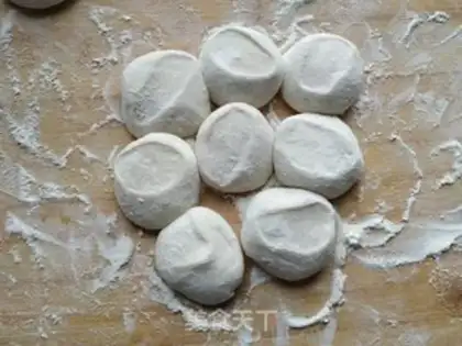 Make Shrimp-skin pie step 7