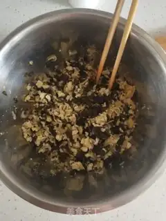 Make An egg box of celery step 5