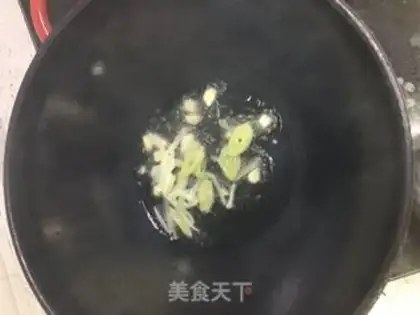 Make Garlic seeded duck blood step 2