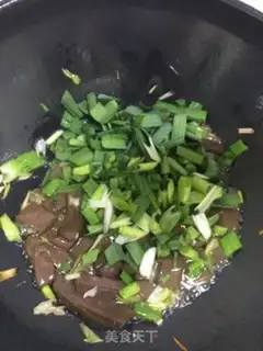 Make Garlic seeded duck blood step 5