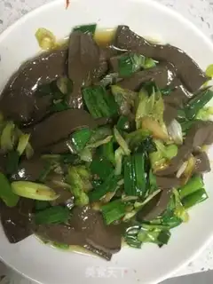 Make Garlic seeded duck blood step 6
