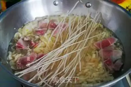 Make Sour pork stew and tofu step 3