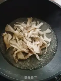 Make Pumpkin egg soup step 1