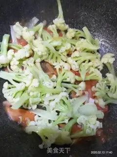 Make Tomato fried flowers step 4