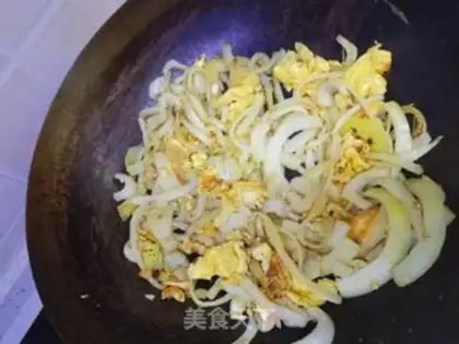 Make Onion fried eggs step 6