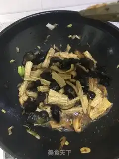 Make Mushrooms and moths step 6