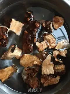 Make Wet soup with dirt step 1
