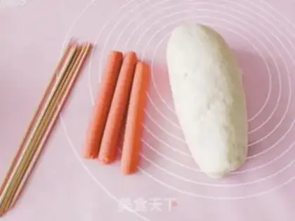 Make caterpillar ham roll step 5