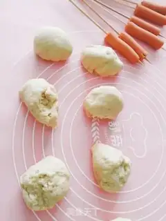 Make caterpillar ham roll step 7