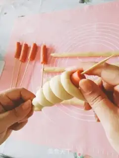 Make caterpillar ham roll step 9