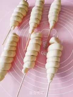 Make caterpillar ham roll step 10