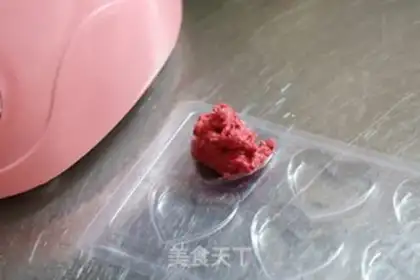 Make Heart chocolate step 3