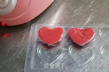 Make Heart chocolate step 4