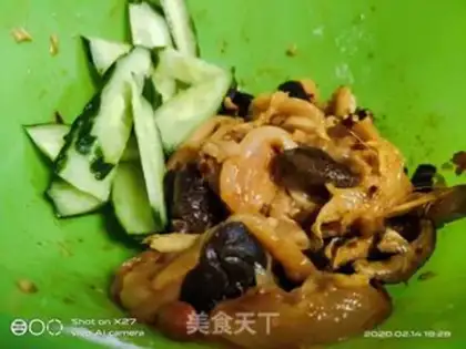 Make Frozen cucumber, chicken gravy step 0