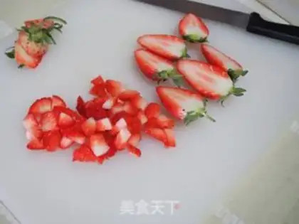 Make Butterless strawberries and eggs step 0