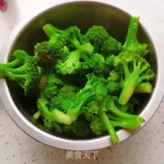 Make Garlic broccoli step 2